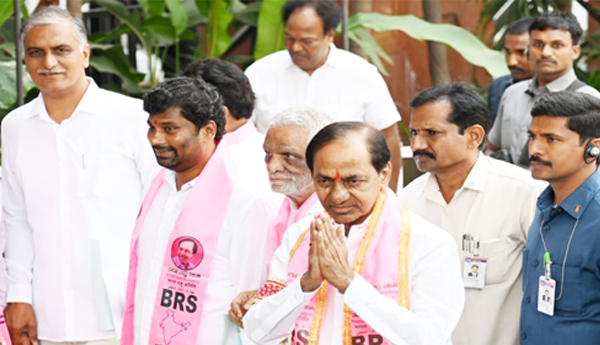 There-will-be-some-temper-tantrums-at-the-time-of-election-restraint-is-needed-CM-KCR