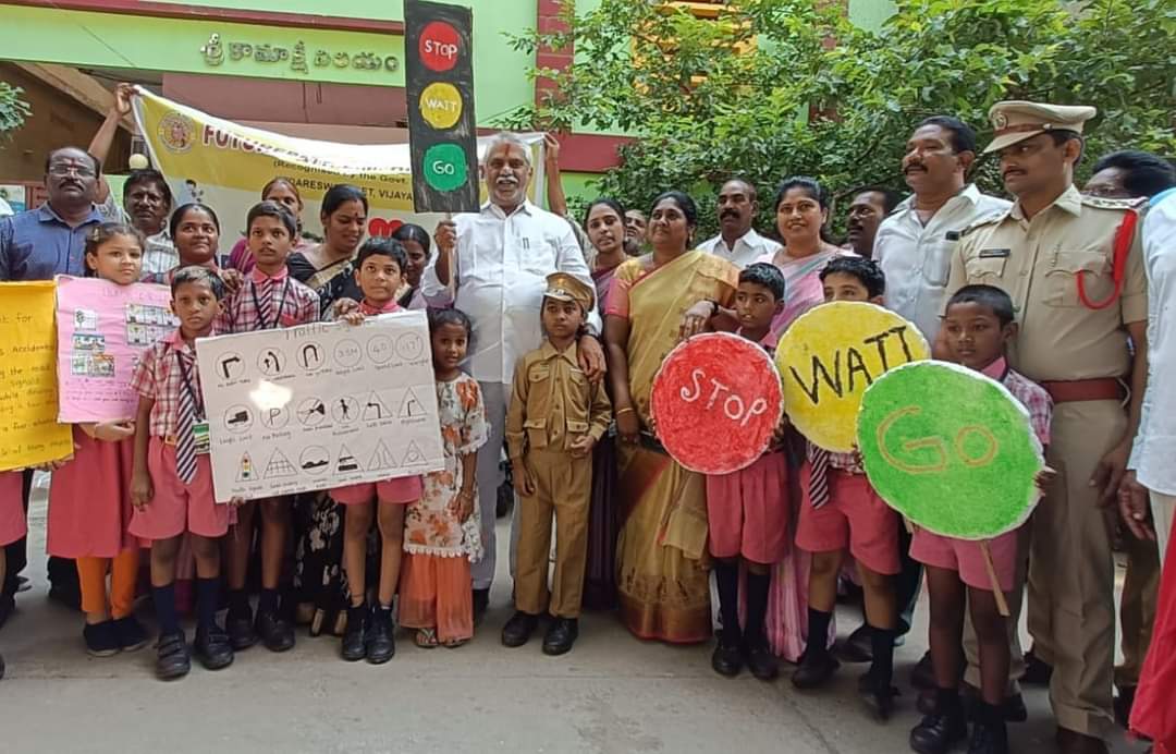 ట్రాఫిక్‌ నిబంధనలపై అవగాహన తప్పనిసరి