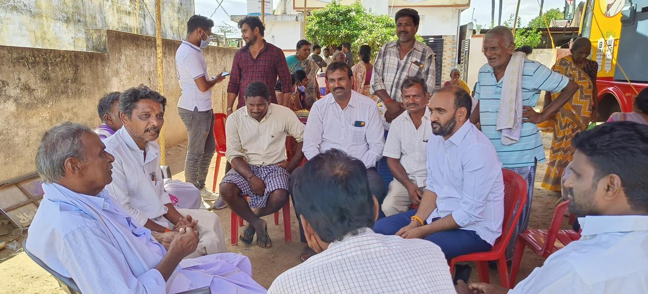 వైద్య శిబిరంలో కాకర్ల పరిశీలన