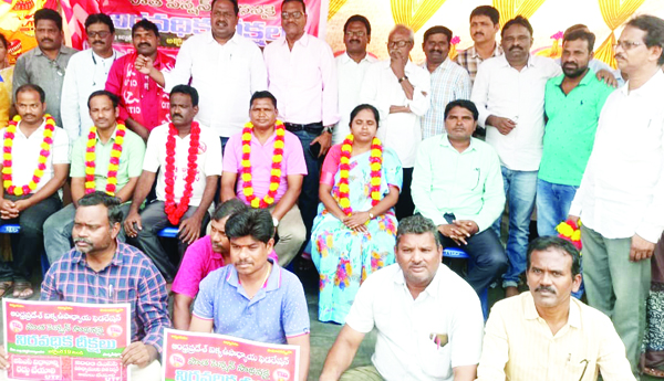 ఒపిఎస్‌ సాధనకు యుటిఎఫ్‌ ఆధ్వర్యాన నిరవధిక దీక్షలు