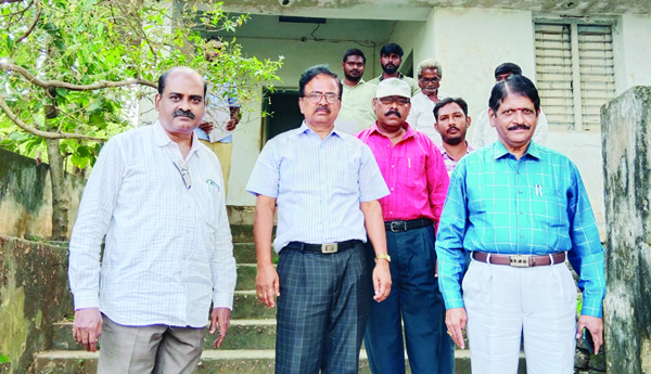 పాడి పశువులకు అందుబాటులో మందులు
