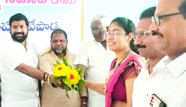 స్వపక్షంలో విపక్షం
