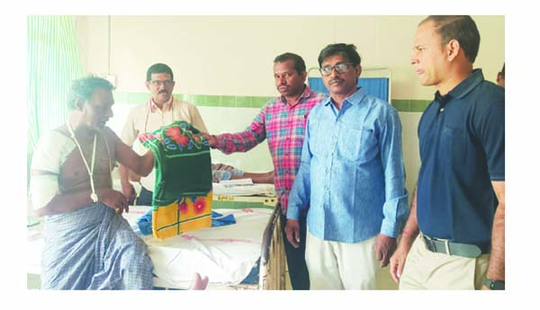 దుప్పట్లు పంపిణీ
