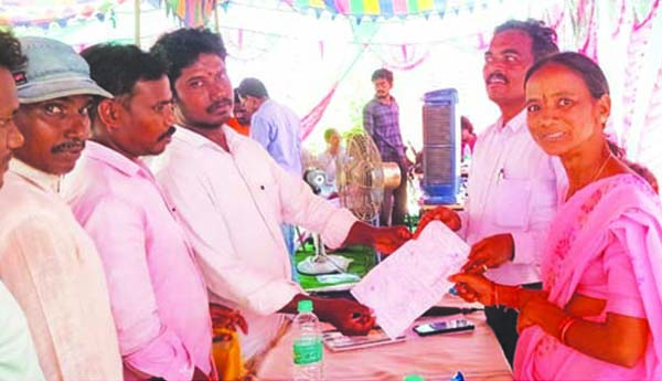 జగనన్న ఆరోగ్య సురక్షతో ప్రజల వద్దకే వైద్య సేవలు