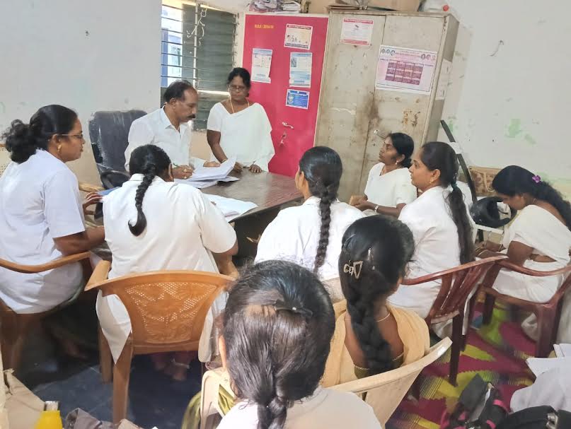 యాదమరి సిహెచ్‌ఓ లక్ష్మీనారాయణ సిబ్బందికి సూచించారు