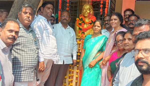 Deputy-Speaker-unveiled-the-statue-of-Abdul-Kalam