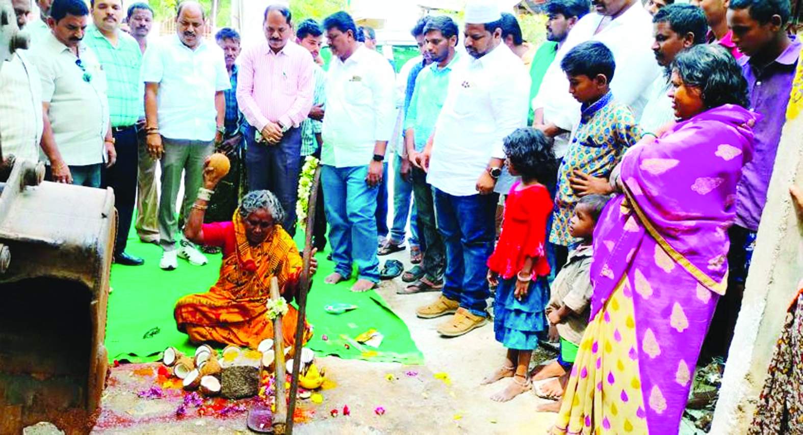 భూమి పూజ చేస్తున్న జగన్మోహన్‌ రెడ్డి