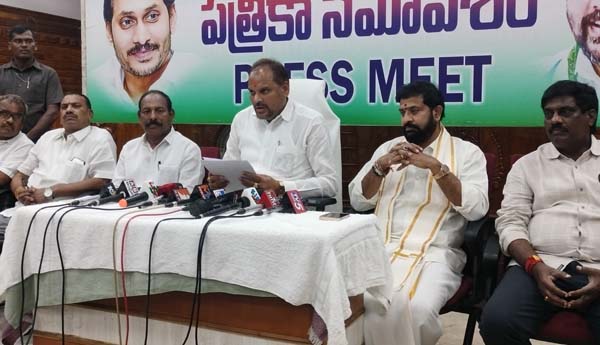 సానుభూతి కోసమే టిడిపి డ్రామాలు