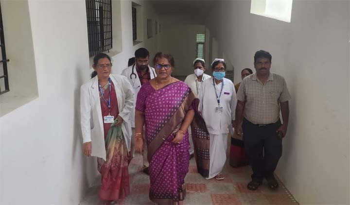 ప్రభుత్వ ఆస్పత్రి విస్తరణ పనులు వేగవంతం చేయండి జాయింట్‌ డైరెక్టరు డాక్టర్‌ సరళమ్మ