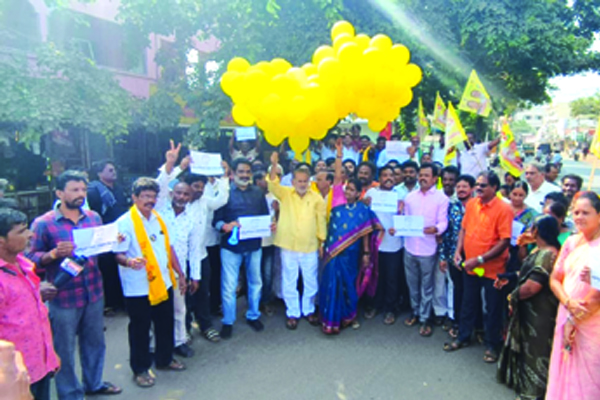 బాబు విడుదలపై టిడిపి సంబరాలు