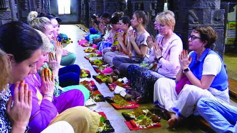 రాహు-కేతు పూజల్లో రష్యన్లు