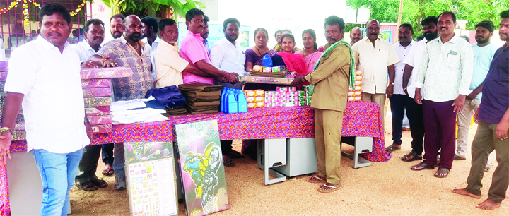 కార్మికుల సంక్షేమానికి కృషి వైసిపి నాయకులు శివశంకర రాజు