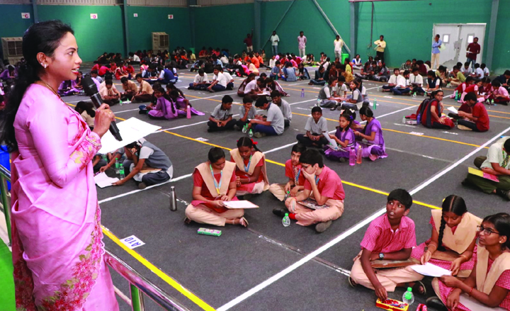 మేధోశక్తి పెంచేందుకే క్విజ్‌ పోటీలు : కమిషనర్‌