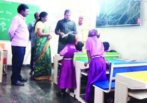 పాఠశాలను తనిఖీ చేసిన ఆర్‌జెడి