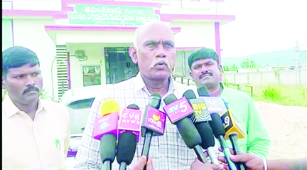 తహశీల్దారు కార్యాలయంపై ఏసీబీ దాడులు