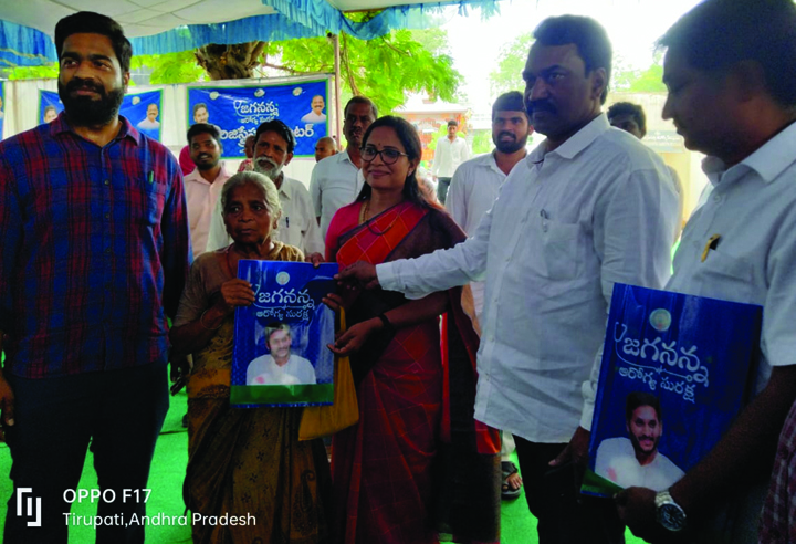 అన్ని డివిజన్లలో వైద్యశిబిరాలు : మేయర్‌