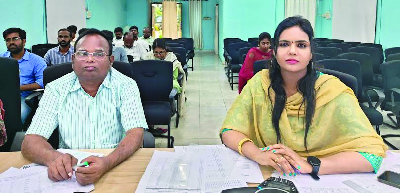 18 సంవత్సరాలు నిండిన ప్రతి ఒక్కరూ ఓటరుగా నమోదు కావాలి: కమిషనర్‌