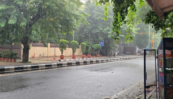 smog-clears-after-light-rains-in-delhi