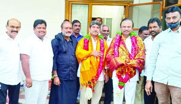 ఎంపీ మాగుంటకు సన్మానం