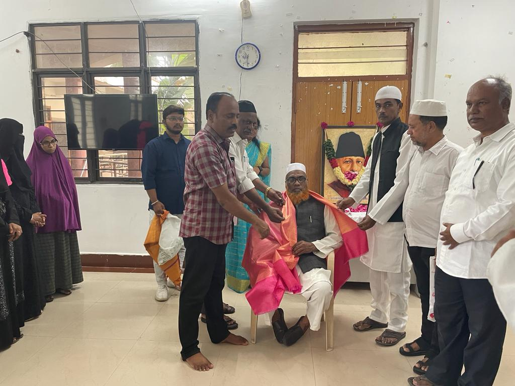 ఆజాద్‌ సేవలు మరువలేం : మైనార్జీ నాయకులు