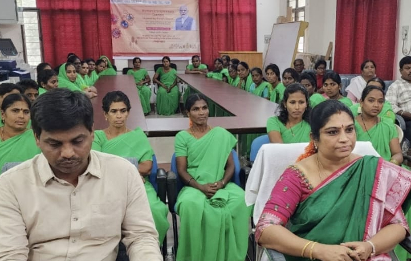 మహిళలు ఆర్థికంగా అభివృద్ధి చెందాలి