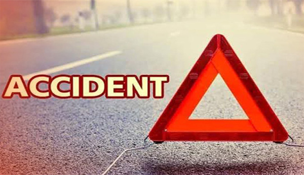 Private-bus-overturned-Two-seriously-injured-22-injured
