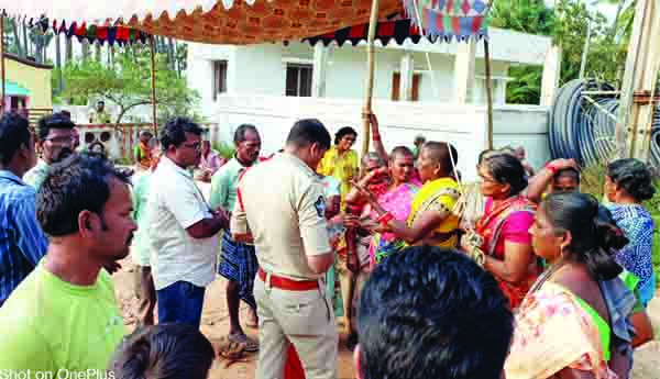 నిరసన శిబిరం తొలగింపు