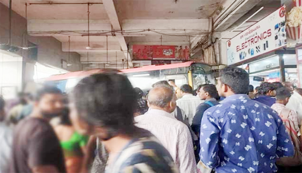 Accident-at-Vijayawada-bus-stand-Bus-ran-over-the-platform-Three-dead