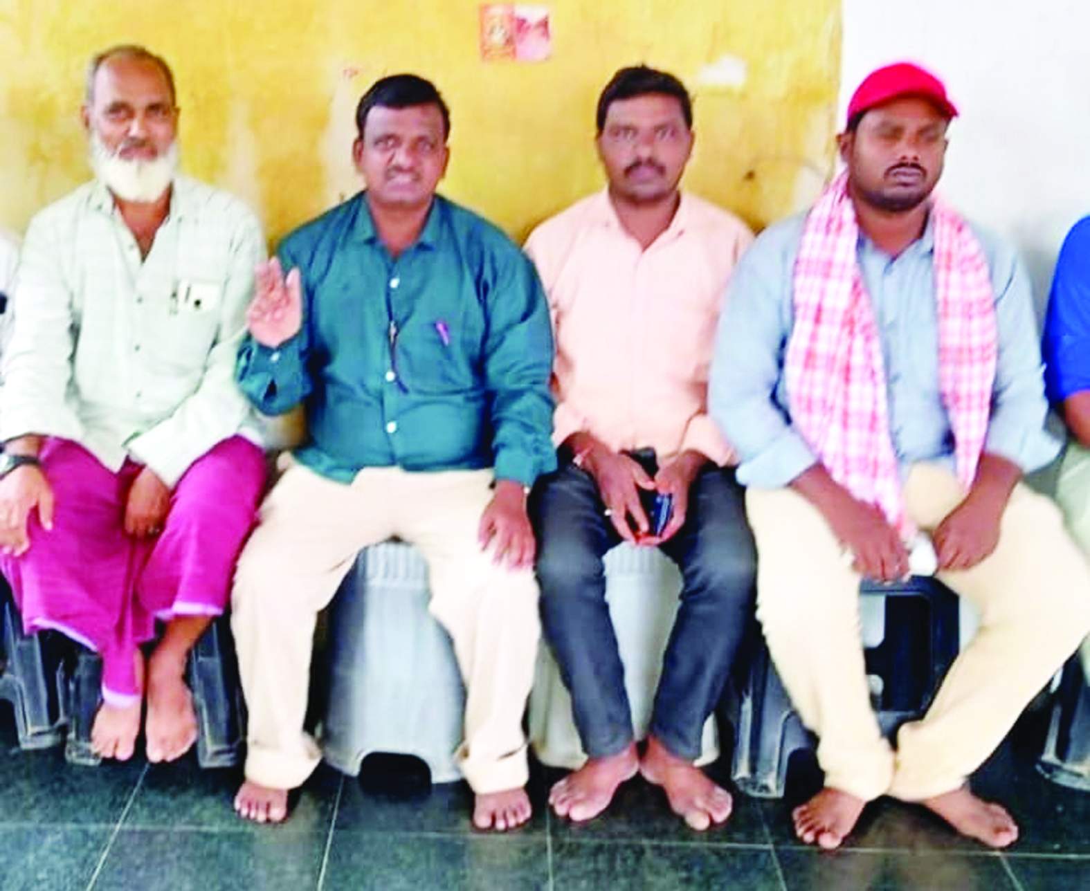 సమావేశంలో మాట్లాడుతున్న సిపిఎం నాయకులు