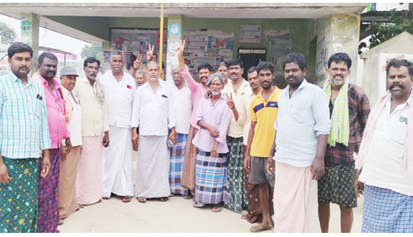 TDP-ranks-celebrate-as-Chandrababu-gets-bail