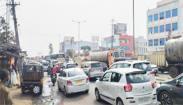 Traffic-jam-on-Hyderabad-Vijayawada-National-Highway