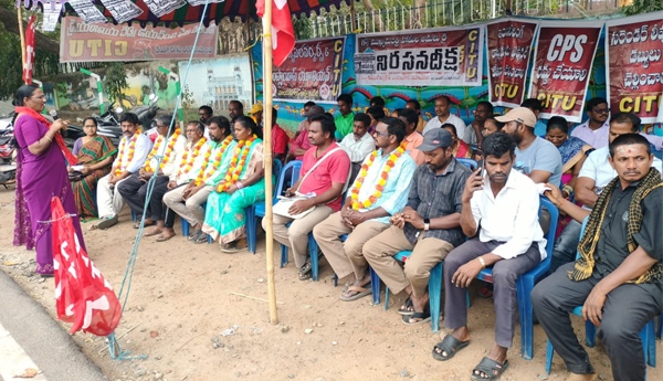 Protests-rally-and-dharna-of-municipal-workers-in-the-districts