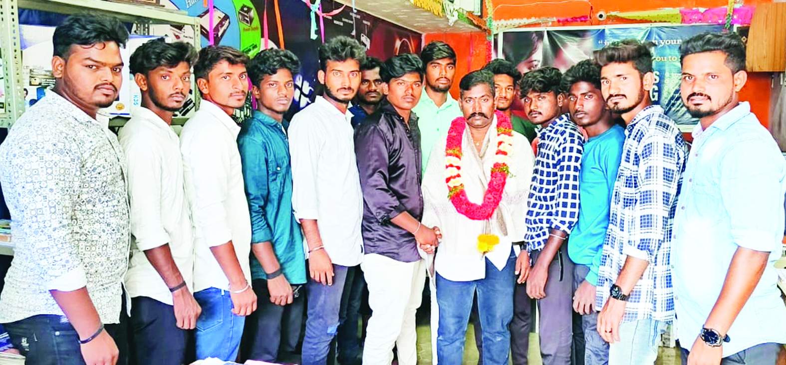 మాల మహానాడులో చేరిన యువత