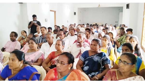 సదస్సుకు హాజరైన జనం