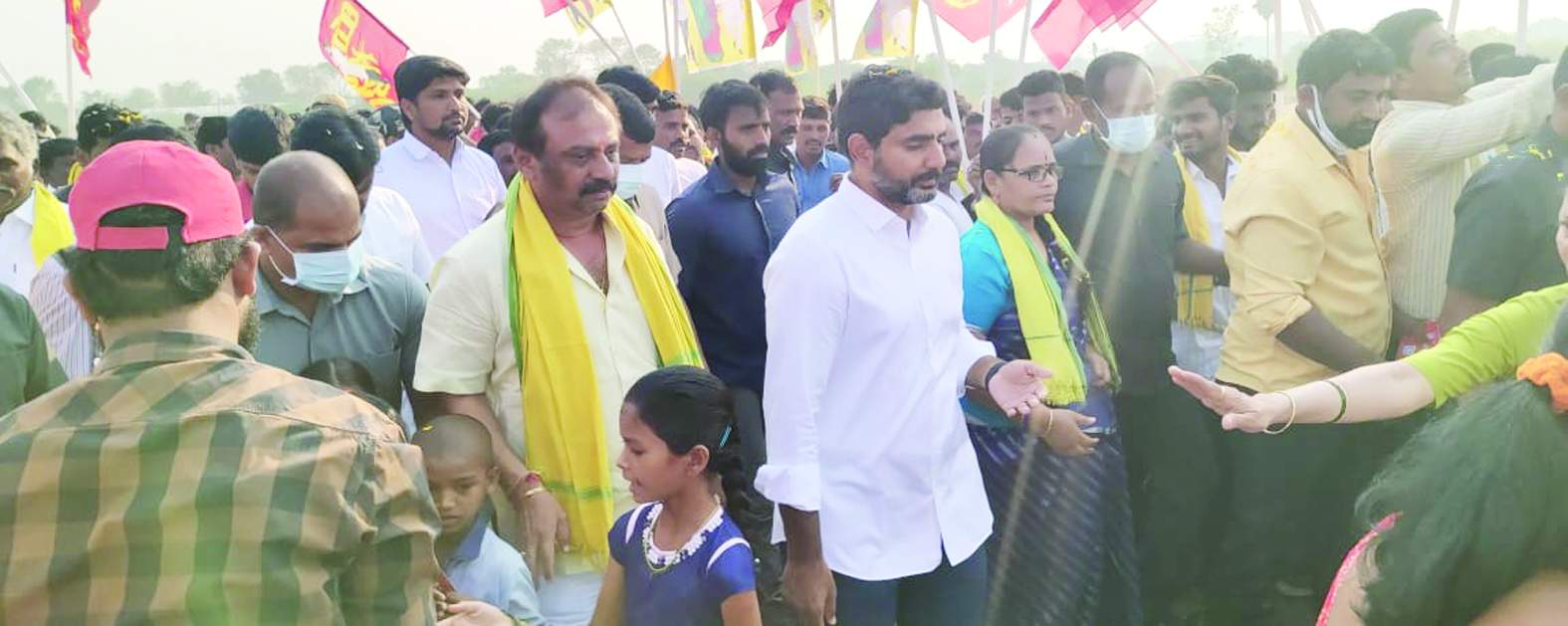 లోకేష్‌తో నడుస్తున్న నాయకులు