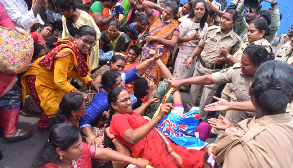 anganwadi-chalo-vijayawada-protest-1