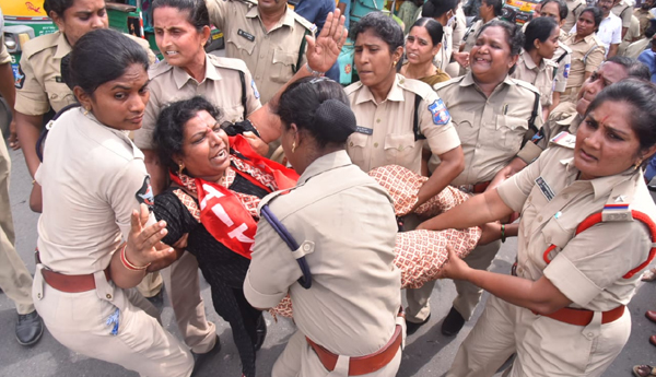 anganwadi-chalo-vijayawada-protest-1