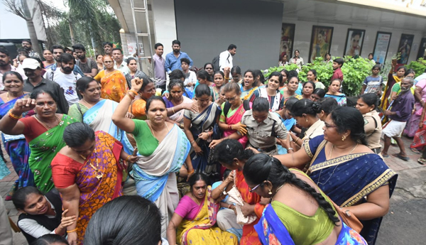anganwadi-chalo-vijayawada-protest-vsp2