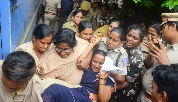  cpm-leader-arrest--police-suppress-on-anganwadi-chalo-vijayawada9.jpg