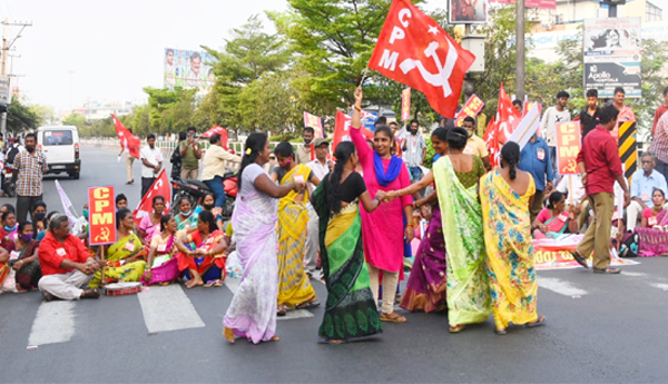 దేశ వ్యాప్త సమ్మె.. రాస్తారోకోలు.. బంద్‌లు.. అరెస్టులు.. చిత్రమాలిక.. 