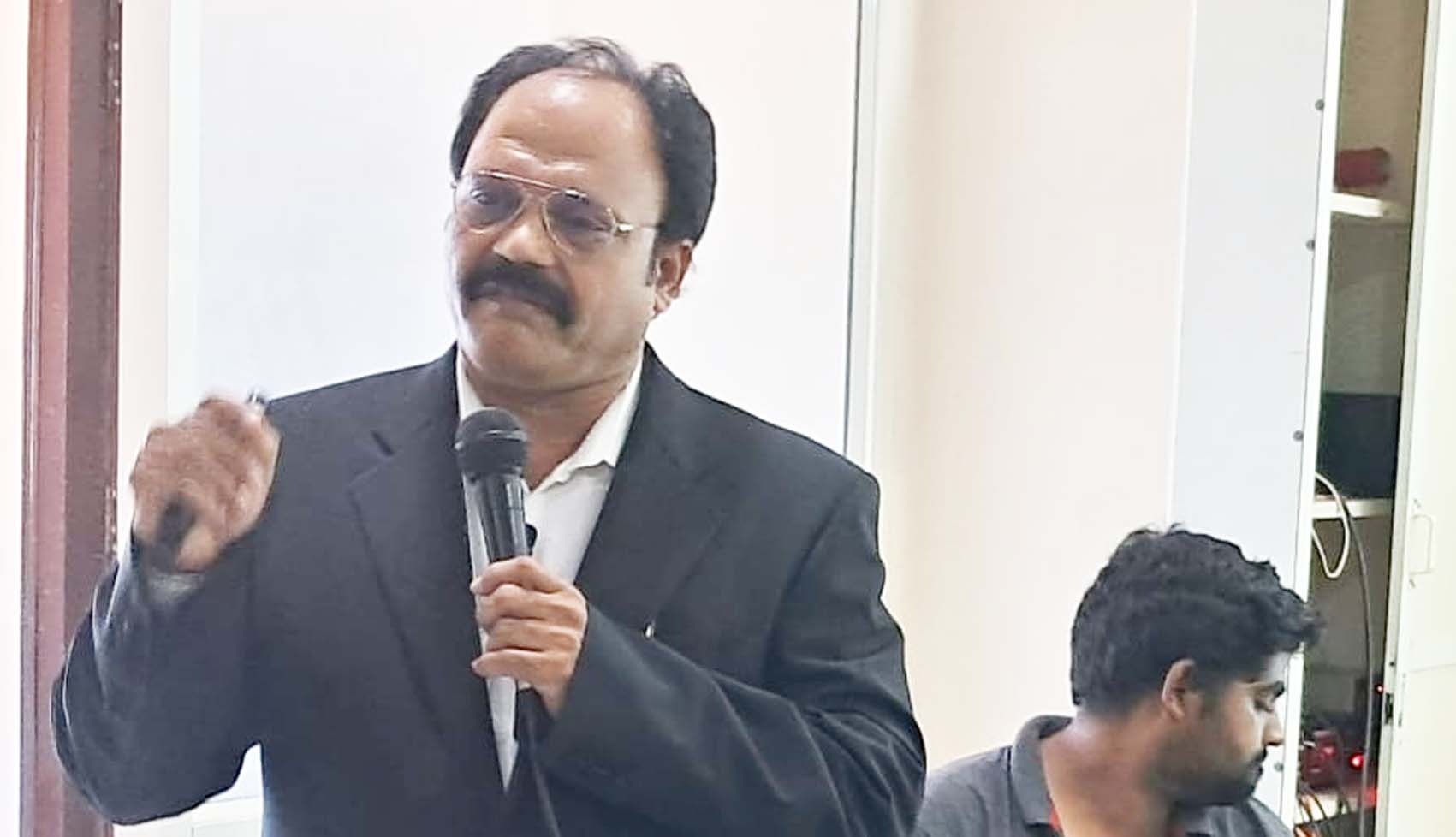 రాష్ట్రంలో ఆరోగ్య పరిస్థితులను వివరిస్తున్న డాక్టర్ ఎస్కె.కలేషా సాహెబ్