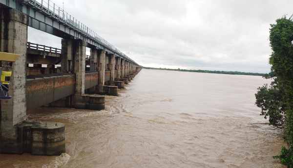 floods-to-godavari-river-emergency-call-level-high