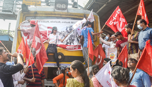 సమ్మె సక్సెస్ 