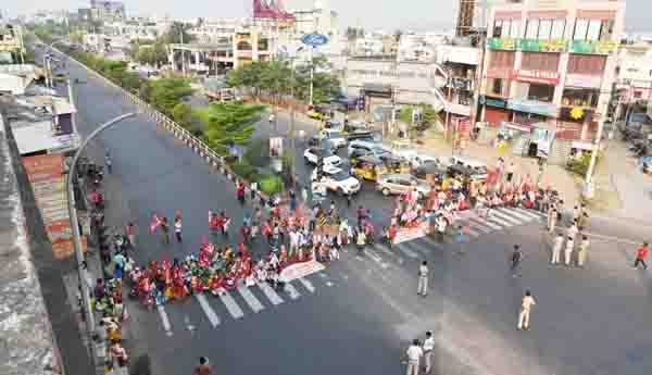 విశాఖ బంద్ స్వచ్ఛందం, సంపూర్ణం