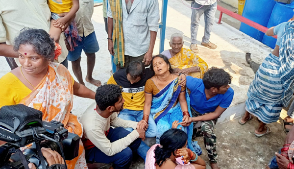 kakinada-accident-in-iol-factory-parents