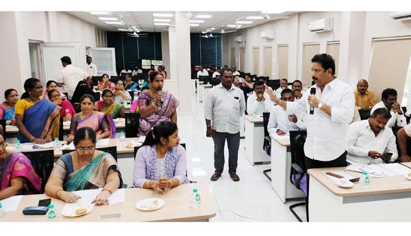 సమాశంలో టిడిపి, వైసిపి కార్పొరేటర్ల మధ్య వాగ్వివాదం