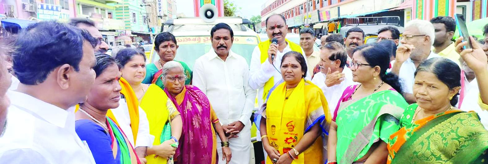 మాట్లాడుతున్న తిక్కారెడ్డి