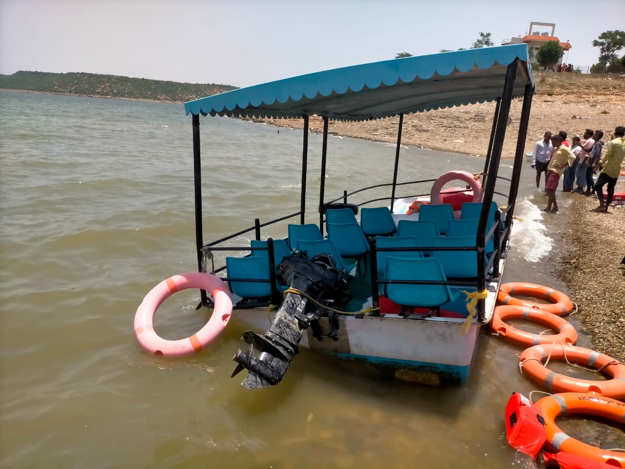 ప్రమాదానికి కారణమైన బోటు