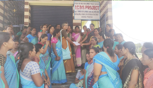 satyasai-police-suppress-on-anganwadi-chalo-vijayawada