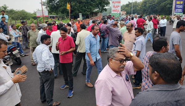 save-visakha-steel-bike-rally-in-visakha-employees